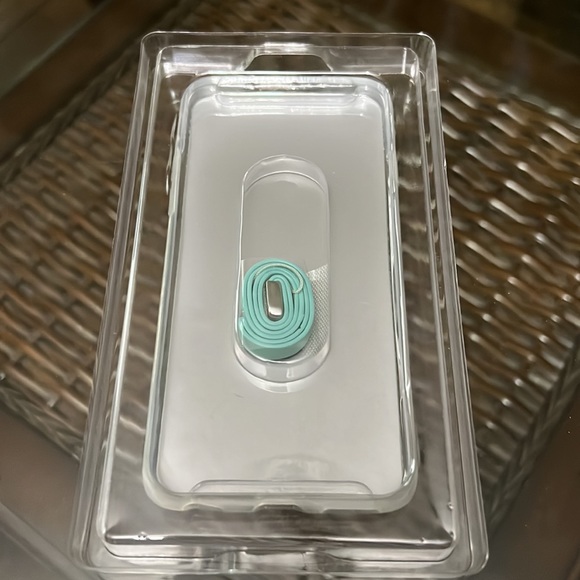 iPhone 6s case new in box. Clear case with paisley print. - Picture 2 of 2